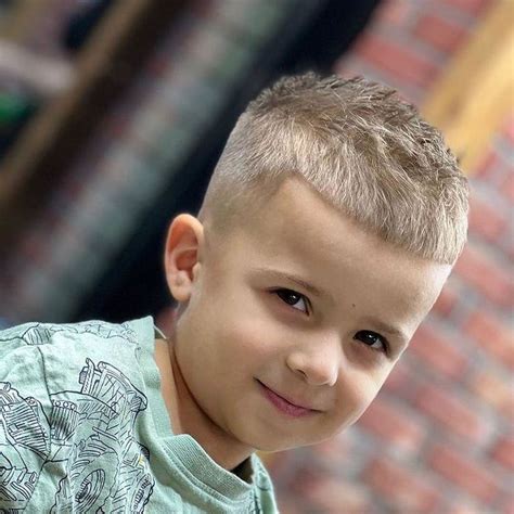 Модные аксессуары для подростков: как поддержать стиль ребенка