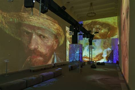 Погружение в мир средневековой моды: выставка в Башне Жана Безстрашного раскрывает тайны одежды средних веков